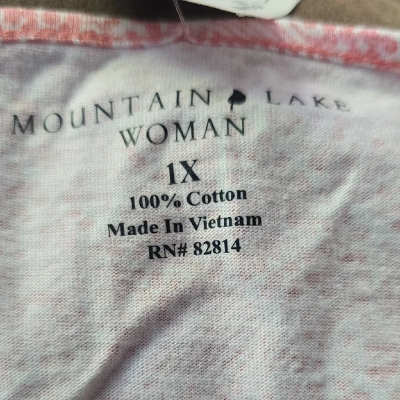 Mountain Lake Pink Short Sleeve Tee with Textured V-Neck - Picture 6 of 7